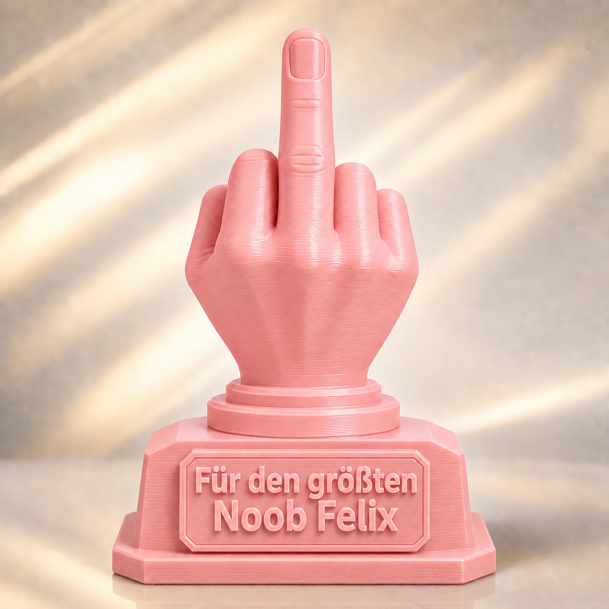 Mittelfinger-Pokal mit Wunschtext